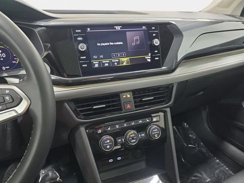Used 2022 Volkswagen Taos SEL w/ Panoramic Sunroof Package FWD image 20