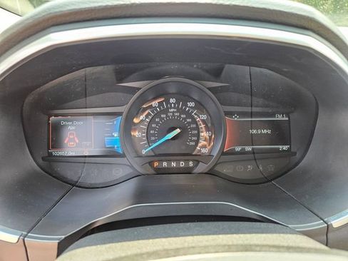 Used 2017 Ford Edge Titanium w/ Equipment Group 301A FWD image 28