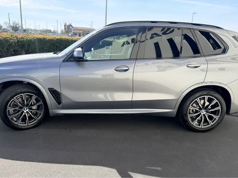 Used 2026 BMW X5 sDrive40i image 3