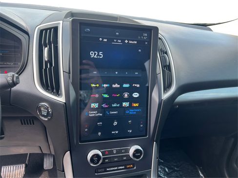 Used 2022 Ford Edge SE image 13