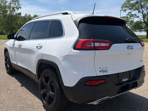 Used 2016 Jeep Cherokee Limited w/ Luxury Group AWD/4WD image 7