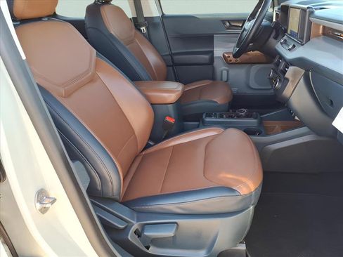 Used 2024 Ford Maverick Lariat image 12