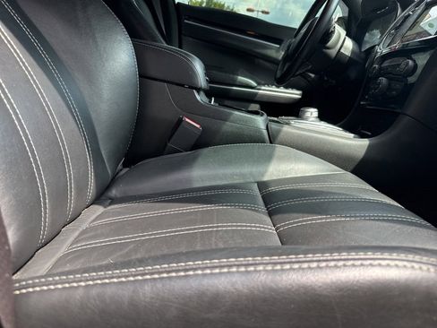 Used 2018 Chrysler 300 S w/ 300S Premium Group image 59