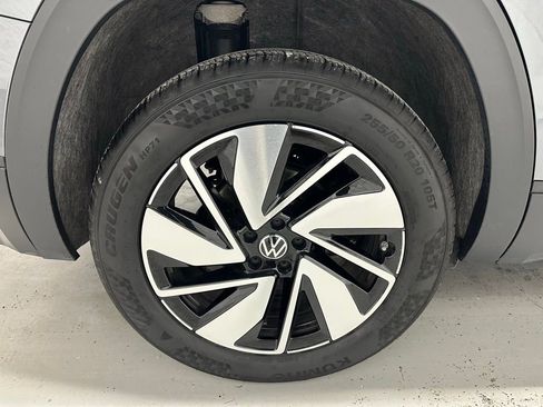 Used 2025 Volkswagen Atlas SE image 70