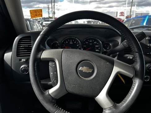 Used 2009 Chevrolet Silverado 2500 LT w/ Exterior Plus Package image 17