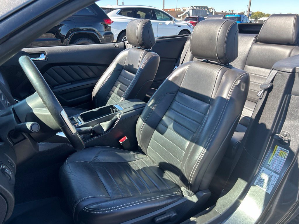 Used 2013 Ford Mustang Premium RWD image 17
