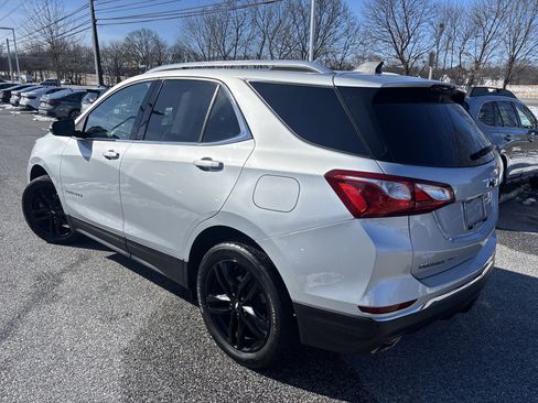 Used 2020 Chevrolet Equinox LT w/ Sport Edition image 3