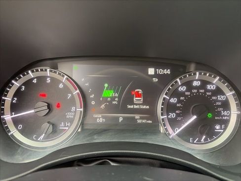 Used 2023 Toyota Highlander LE FWD image 11