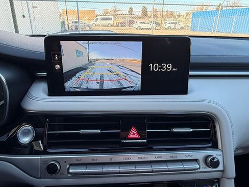 Used 2025 Genesis G70 2.5T image 24