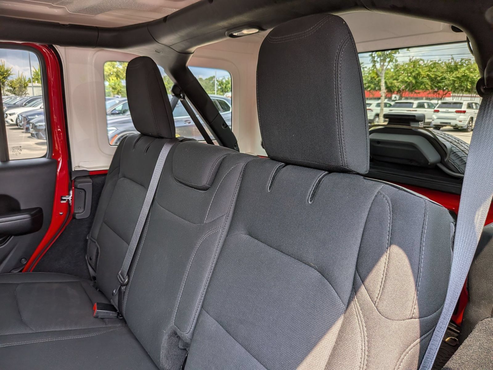 Used 2018 Jeep Wrangler Unlimited Sport S AWD/4WD image 27