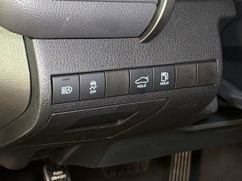 Used 2022 Toyota Camry LE image 25