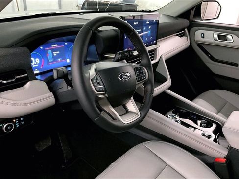 New 2026 Ford Explorer Active w/ Active Comfort Package image 12