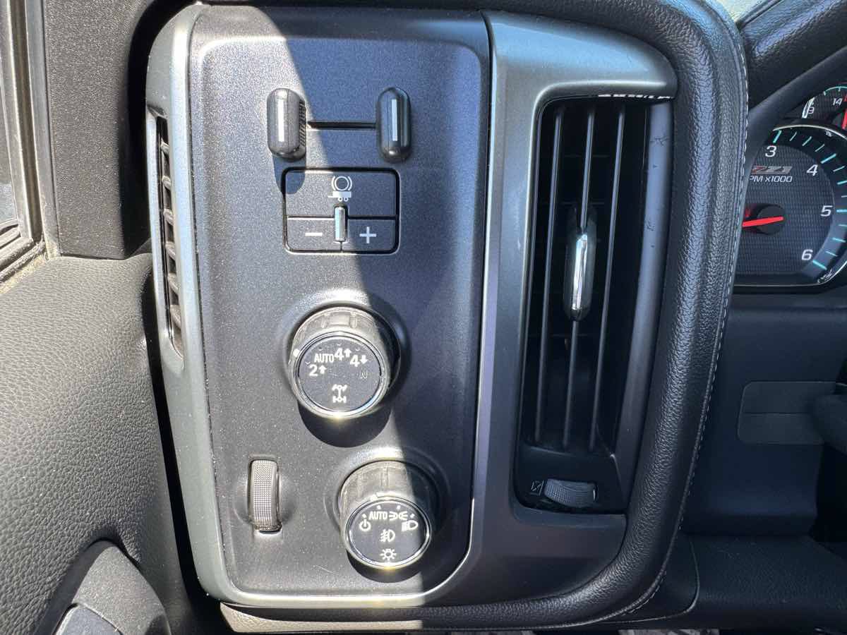 Used 2017 Chevrolet Silverado 1500 LTZ Z71 w/ LTZ Plus Package AWD/4WD image 26