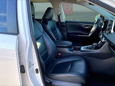 Used 2020 Toyota RAV4 Limited image 26