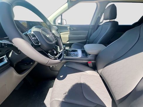 New 2026 Kia Carnival FWD image 22