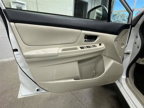 Used 2013 Subaru Crosstrek 2.0i Premium image 11