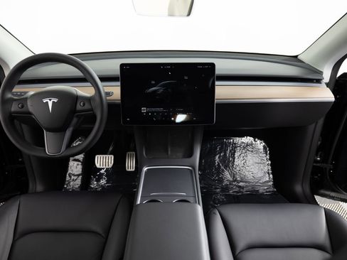 Used 2023 Tesla Model Y Performance AWD/4WD image 37