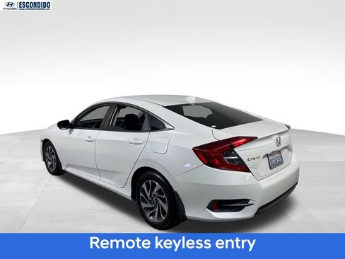 Used 2018 Honda Civic EX image 3