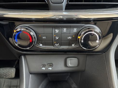 Used 2026 Buick Encore GX Sport Touring w/ Comfort Package image 18