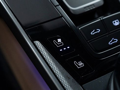 Used 2021 Porsche 911 Carrera 4 image 12