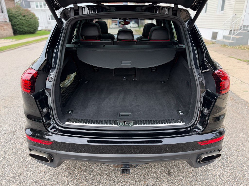 Used 2018 Porsche Cayenne Platinum Edition AWD/4WD image 10