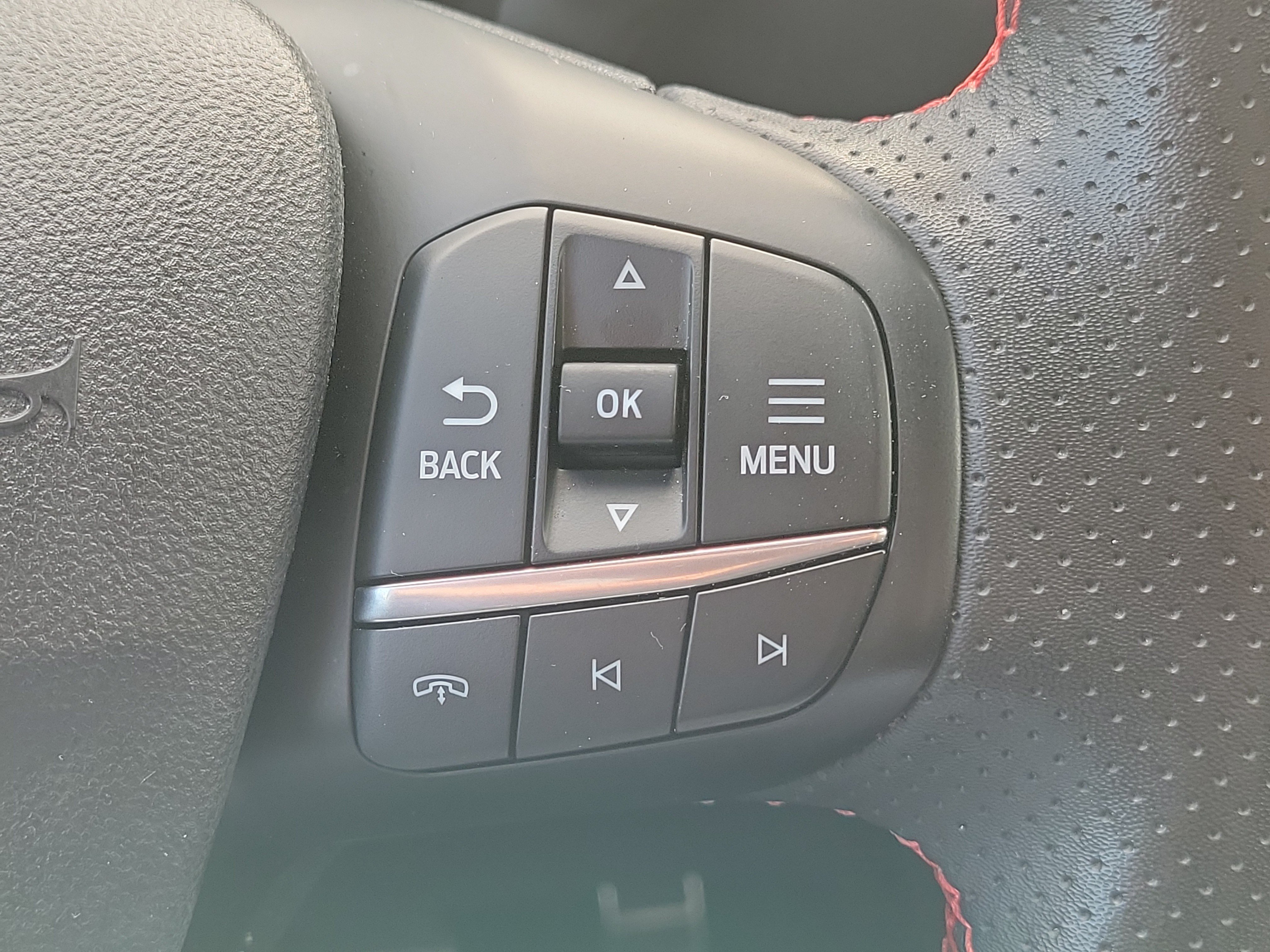Used 2024 Ford Escape ST-Line w/ Tech Pack #1 FWD image 24