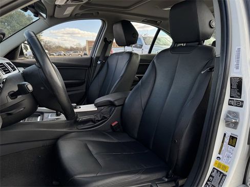 Used 2014 BMW 320i xDrive Sedan image 23