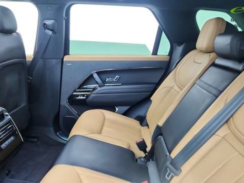Used 2025 Land Rover Range Rover Sport Dynamic SE image 28