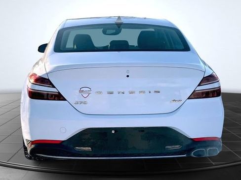 Used 2023 Genesis G70 2.0T image 9