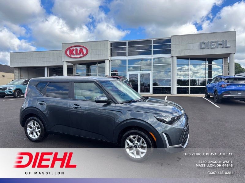 Certified 2024 Kia Soul LX w/ Option Group 015 FWD image 1