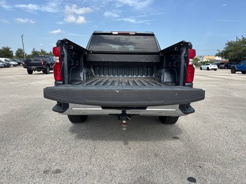 Used 2021 Chevrolet Silverado 1500 LT AWD/4WD image 27