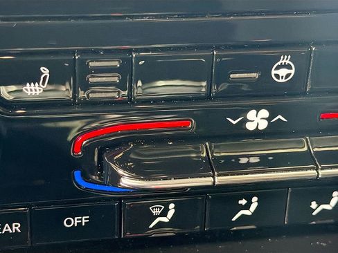 Used 2021 Jeep Grand Cherokee L Laredo w/ Luxury Tech Group I image 20