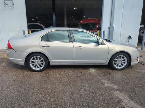 Used 2010 Ford Fusion SEL image 5
