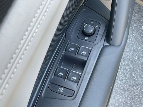 New 2026 Volkswagen Tiguan SE FWD image 15
