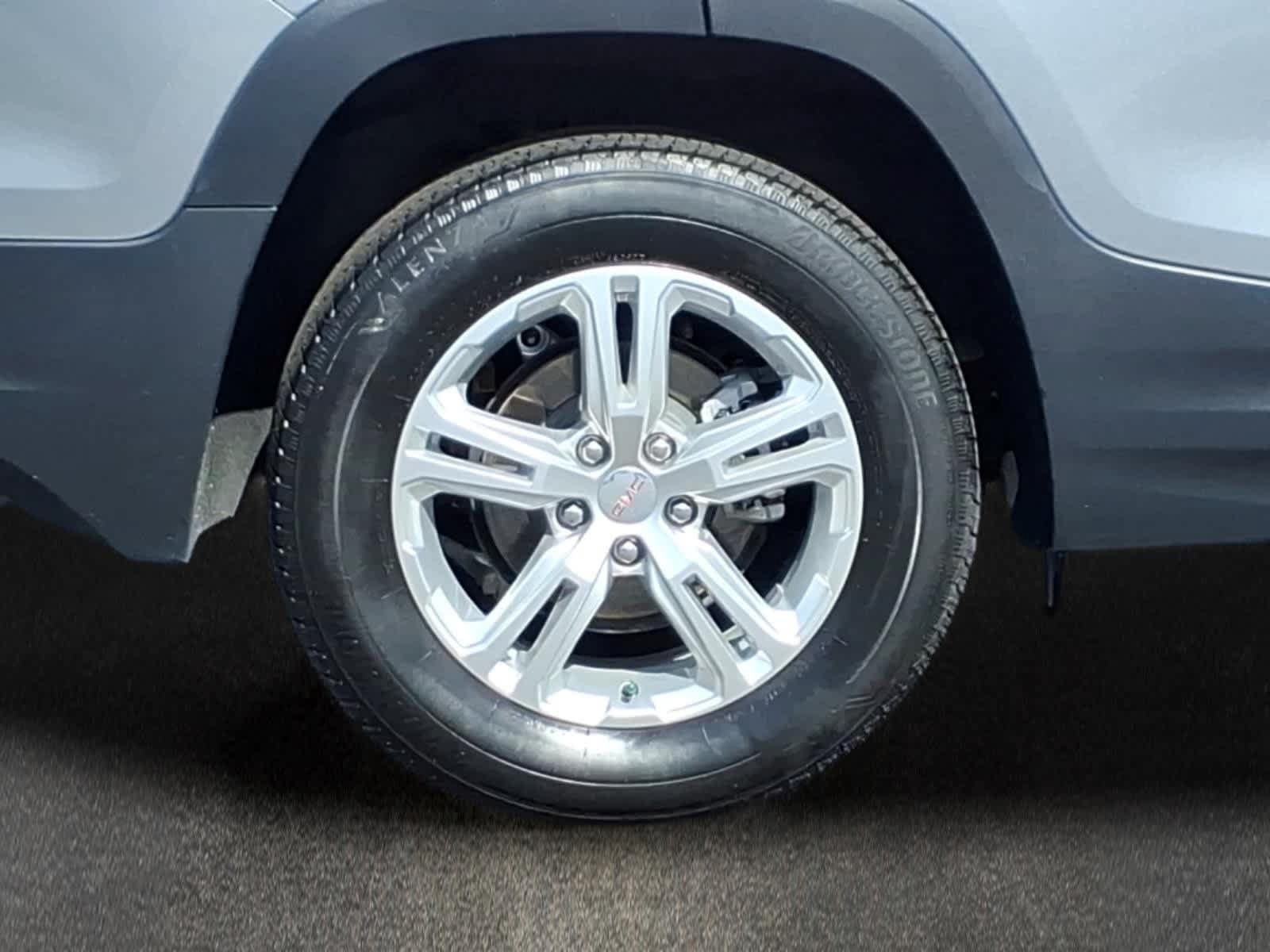 Used 2024 GMC Terrain SLE AWD/4WD image 3