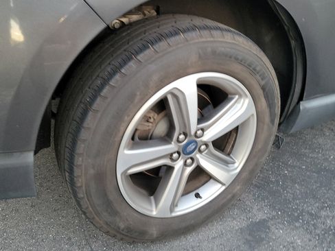 Used 2019 Ford Edge SEL image 5