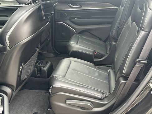 Used 2024 Jeep Grand Cherokee L Overland w/ Advanced Protech Group III image 22