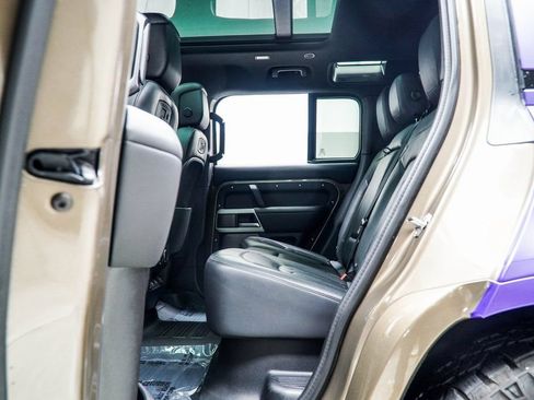 Used 2022 Land Rover Defender 110 XS Edition AWD/4WD image 37