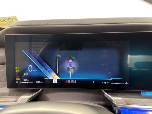 Certified 2023 BMW 740i w/ Parking Assistance Package image 17