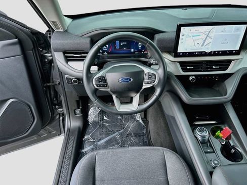 Used 2025 Ford Explorer Active RWD image 19