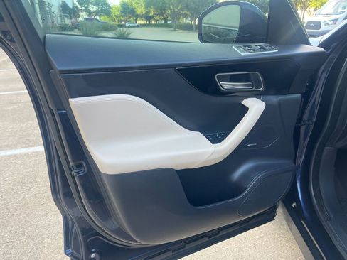 Used 2018 Jaguar F-PACE Premium AWD/4WD image 13