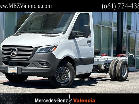 New 2024 Mercedes-Benz Sprinter 4500 image 1