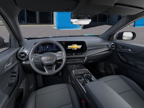New 2026 Chevrolet Equinox LT w/ Convenience Package II FWD image 15