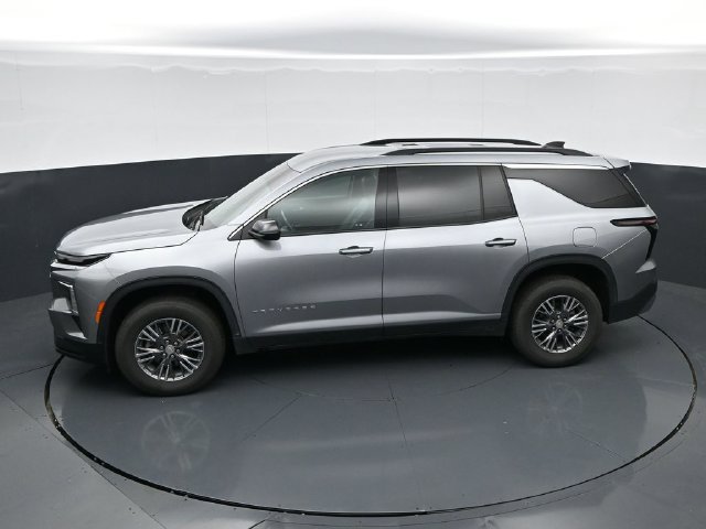 Used 2025 Chevrolet Traverse LT AWD/4WD image 43