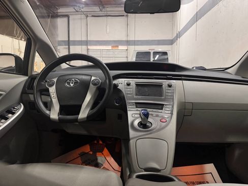 Used 2015 Toyota Prius Four image 17