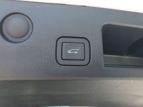New 2026 Chevrolet Equinox LT w/ Convenience Package II FWD image 10