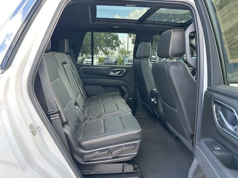 Used 2022 GMC Yukon SLT w/ SLT Luxury Package AWD/4WD image 45