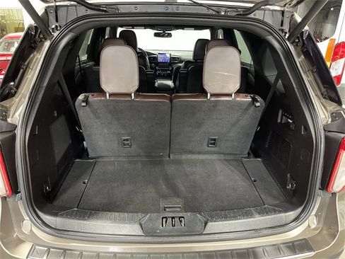 Used 2021 Ford Explorer Platinum image 24