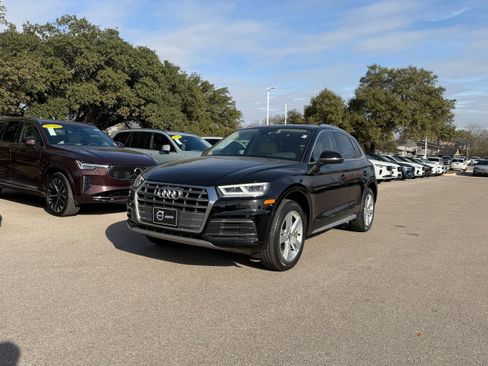Used 2019 Audi Q5 2.0T Premium Plus w/ Premium Plus Package image 2