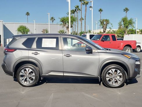 Used 2022 Nissan Rogue SV image 31